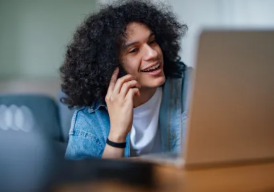 Gen Z using AI for workplace communication