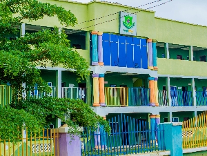 Cresthive International School